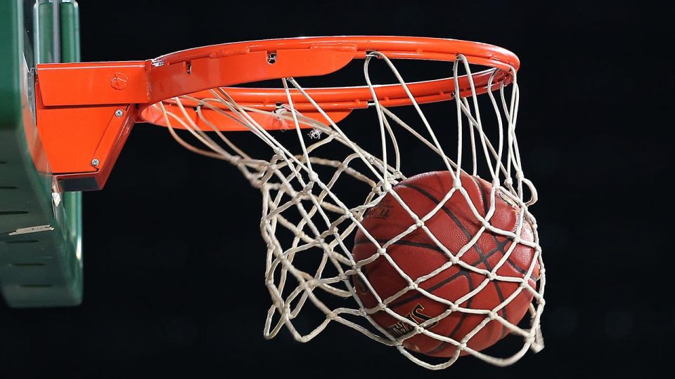 Basketbolda ilk yarının son maçları oynanacak