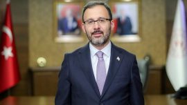 Bakan Kasapoğlu'ndan Anadolu Efes'e tebrik