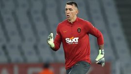 Fernando Muslera'nın Beşiktaş derbisi karnesi